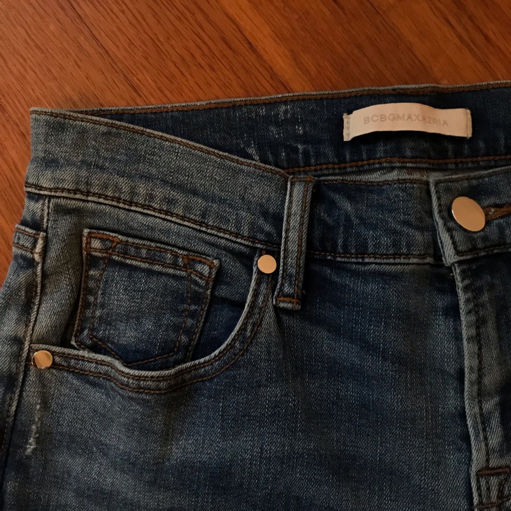 BCBG MAXAZARIA Medium Wash Jeans